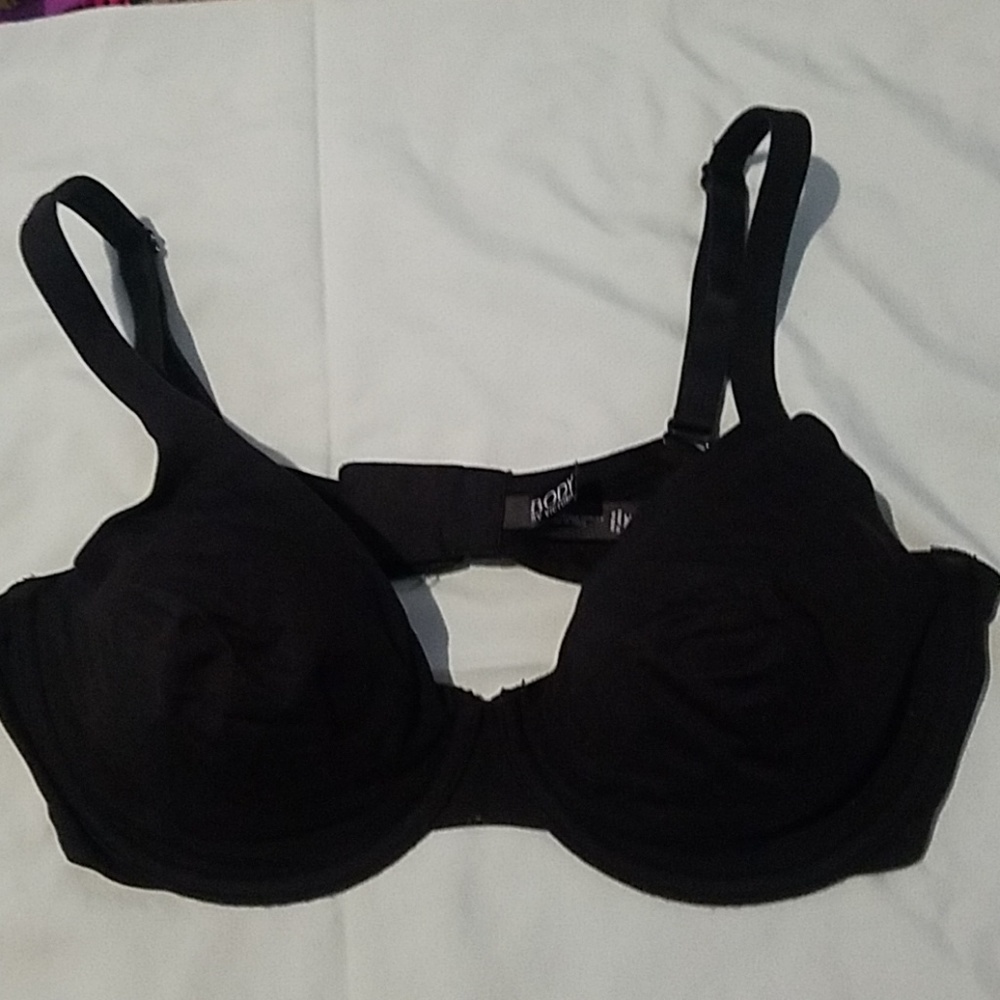 Victoria Secrets Bras - Picture 3 of 4